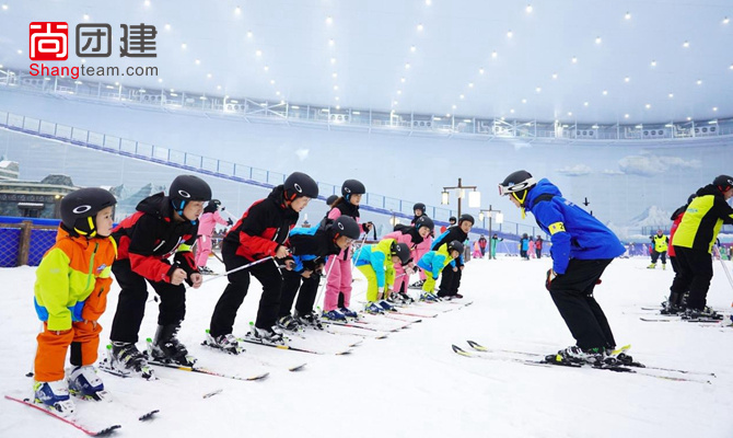 广州融创滑雪团建+长隆2天